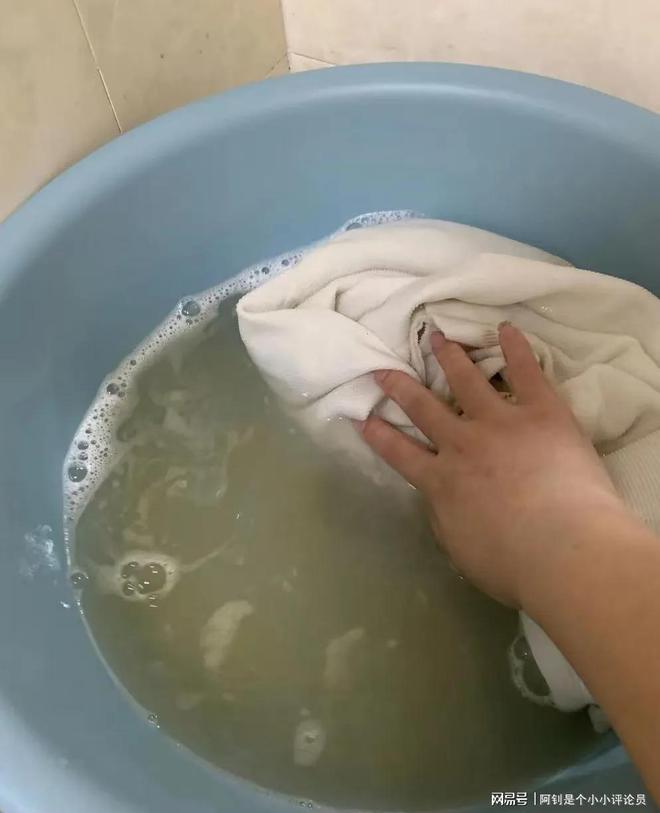 相关行业人士:因为大家都不好“骗”了澳门新葡京洗衣液为什么无人问津了?(图2) 相关行业人士:因为大家都不好“骗”了澳门新葡京洗衣液为什么无人问津了?(图2)